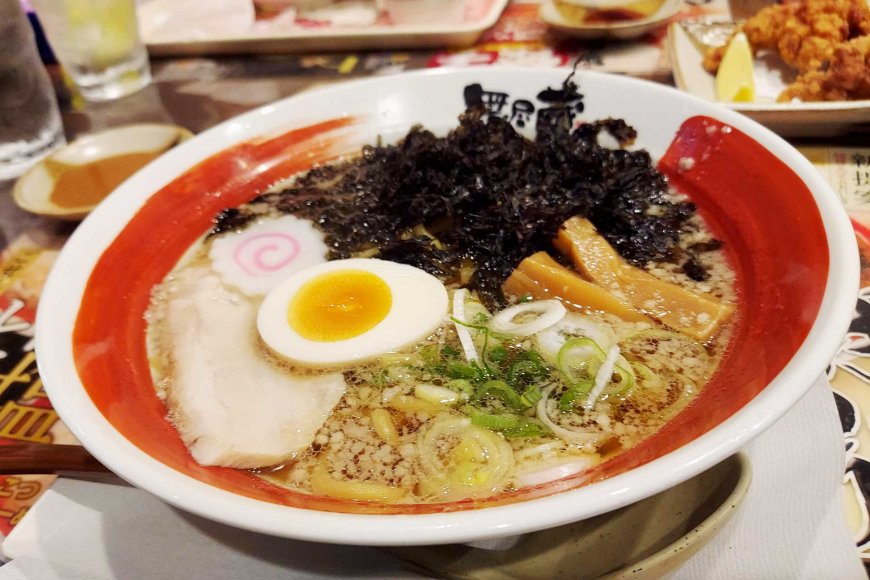 ramen-delicious-japanese-culture-in-a-bowl-08