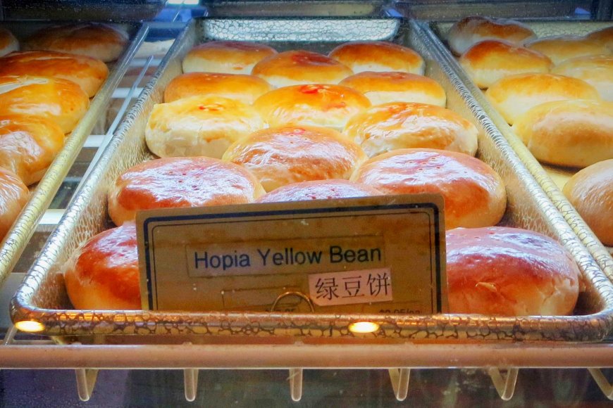 hopia-a-sweet-taste-of-tradition-in-the-philippines-05