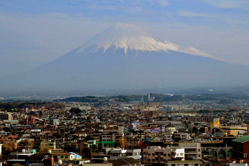 mount-fuji-visitor-numbers-drop-after-new-tourism-rules-07